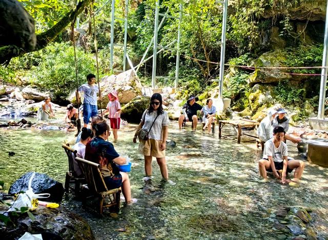 “水流量”引来“客流量”｜铜仁生态水激活避暑游
