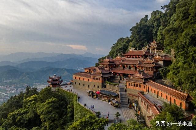 春节期间适合自驾游的4个小众城市，平均温度20°C，附自驾游攻略