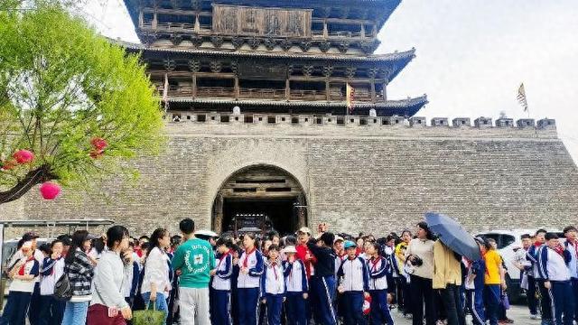 “五一”假期8.7万人次奔赴雁门关下 山西代县盘活千年古城