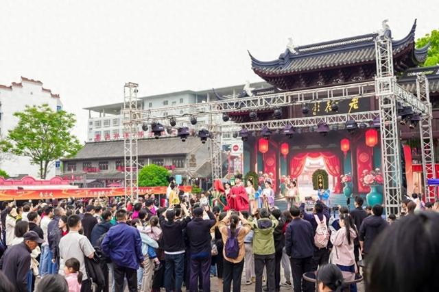 凤城藏好戏 假日焕新机 ——五一解锁凤城河景区多元魅力