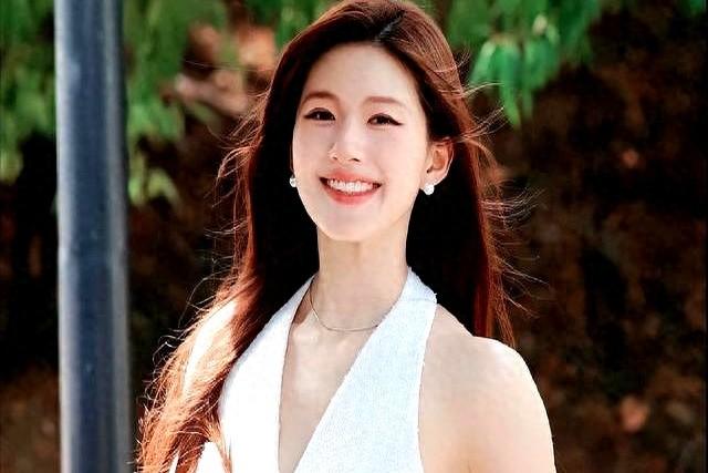 许我耀眼原著：直到许妍于一鸣酒后行房，才懂乔琳生女后投河自尽