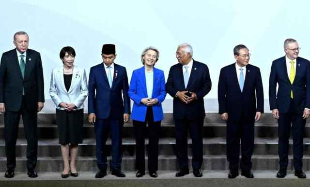 合照拍完，高市离开G20峰会，临走前没见着中方，她开始吸取教训