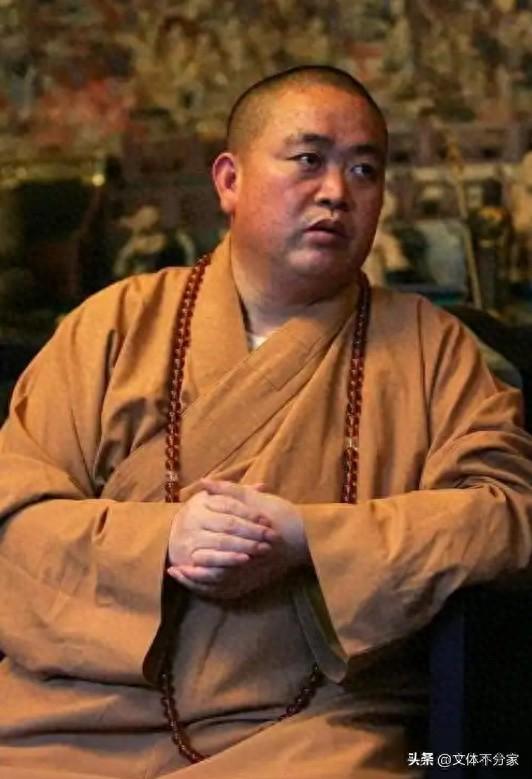 李湘没想到，释永信刚塌房，自己就因一张“黑丝短裙照”被牵连了