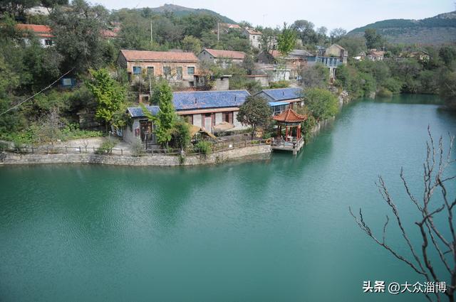 山东淄川：秋水伊人景色佳