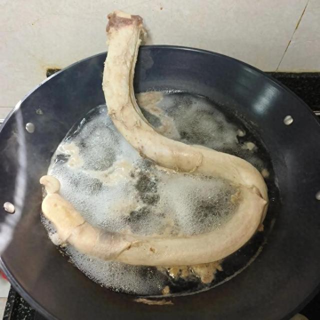 鲜牛鞭怎么处理（牛鞭的正确做法）