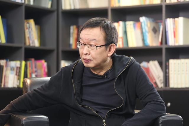 雷军带火陈年，凡客直播冲第一，小米股价却跌了8个点