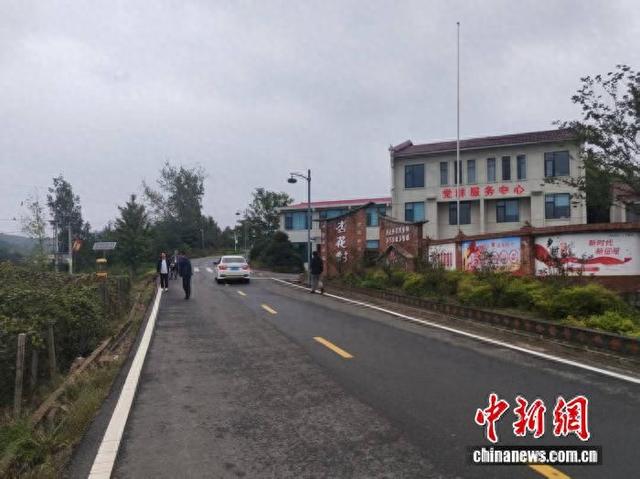 行走江河看中国丨丹江口杏花村的“杏福”蜕变记
