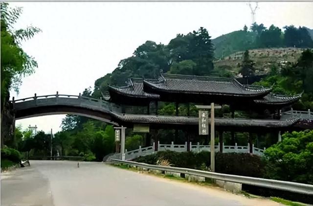 云和栈云桥：一官清是水，双鬓白于霜