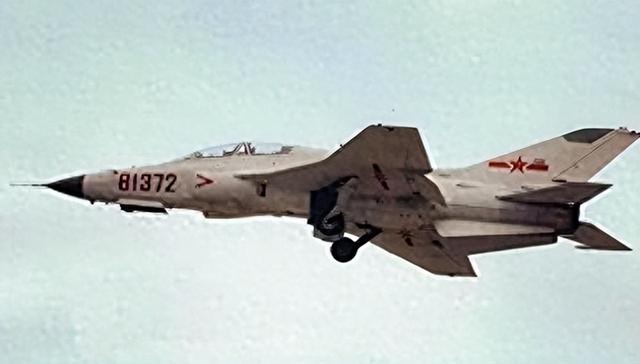 攻不了也守不住？中国空军在西藏上空，被印度空军足足欺负了40年