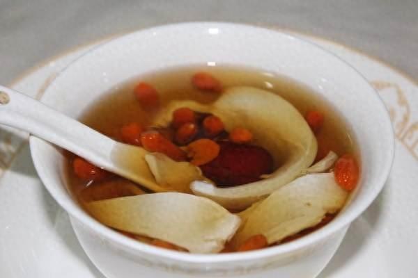薏米红枣炖花胶 2026年薏米红枣炖花胶的做法 薏米红枣炖花胶 2026年薏米红枣炖花胶的做法