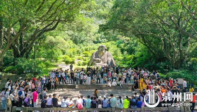 福建跻身避寒游热门目的地行列 泉州领跑省内热度榜