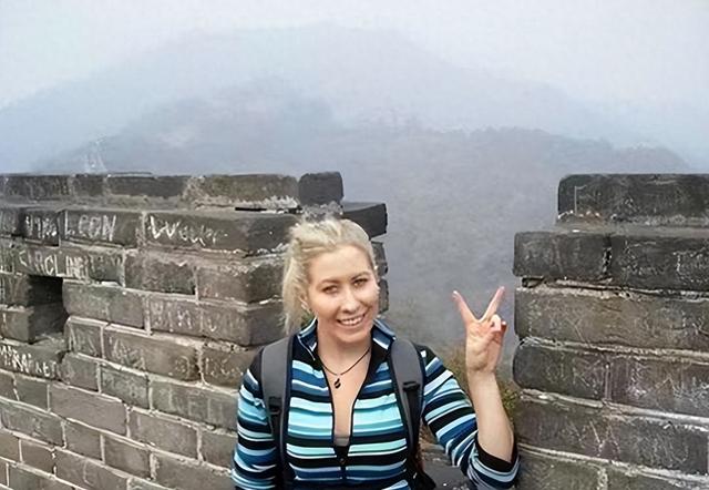 纽约姑娘来中国旅游，回国后痛哭5天，坦言中美差距一目了然