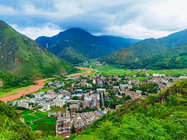 云南：铜都新律——“工业锈带”变身“文化秀带”