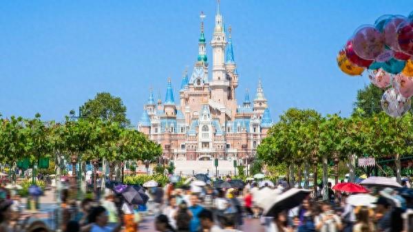 1470 万人次创新高！上海迪士尼九年稳居全球前五，增速领跑世界级乐园