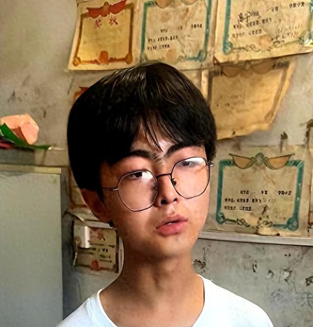 天崩开局，679分寒门贵子被国防科技大学录取，恶心的一幕出现了