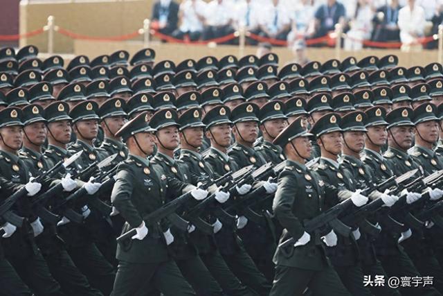 从93阅兵到福建舰，中国军力崛起下，美国为何主动寻求与华沟通？