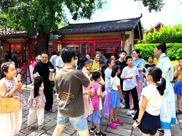 一座千年古刹的“诗意突围”：灵岩寺景区如何以诗词互动撬动文旅新生态