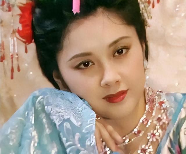 当70岁林青霞和73岁朱琳站在一起，才知道什么叫做人间绝色