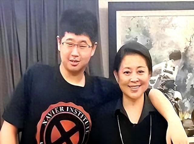 钱再多有什么用！66岁身家过亿的倪萍，还是要为儿子婚恋操碎了心