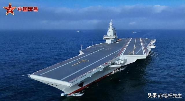 不堆航母拼巧劲，中国武库舰两条奇路，60 枚导弹饱和攻击防不住