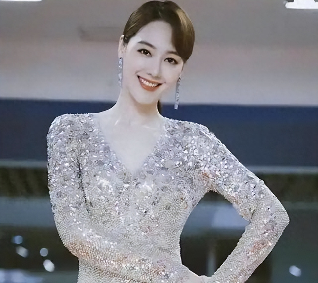 私生活混乱	、被央视开除、陪睡上位？王冠身上的标签究竟有多离谱