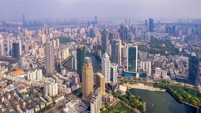 中国下一个“香港”，不是成都、上海，这座城市才是黑马！