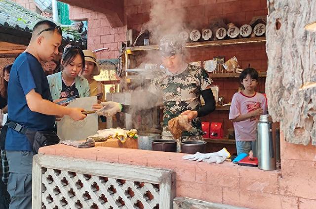 暑期文旅消费升温 那柯里茶咖体验受游客青睐