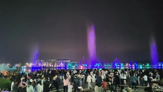 千乘湖喷泉！周五晚开始！即将定时喷放！