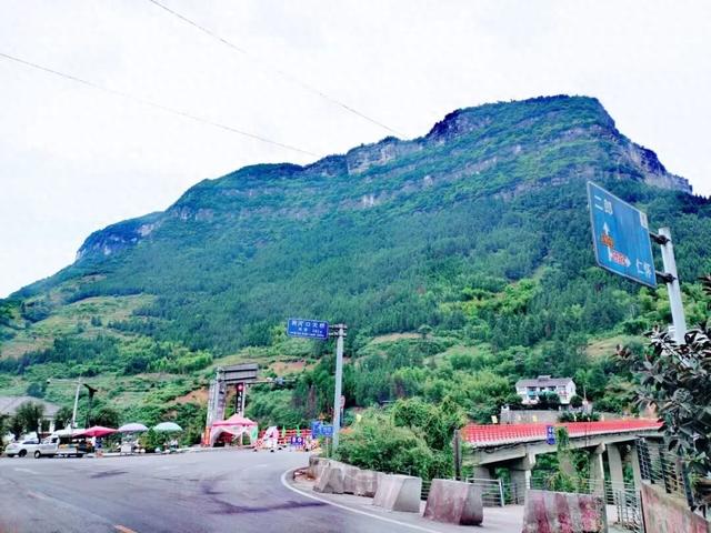 赤水河川黔边界（上）：三县（市）交邻两河口