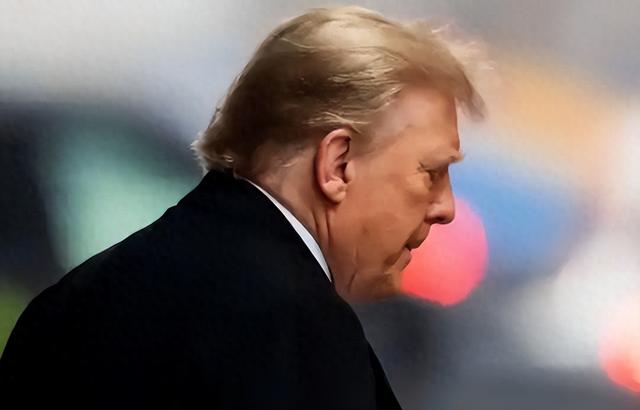 美军南海挑衅付出惨痛代价，两架价格过亿军机坠毁，专家解析事故背后三大深层危机