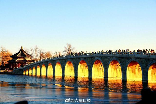 绝美光影！颐和园再现“金光穿洞”