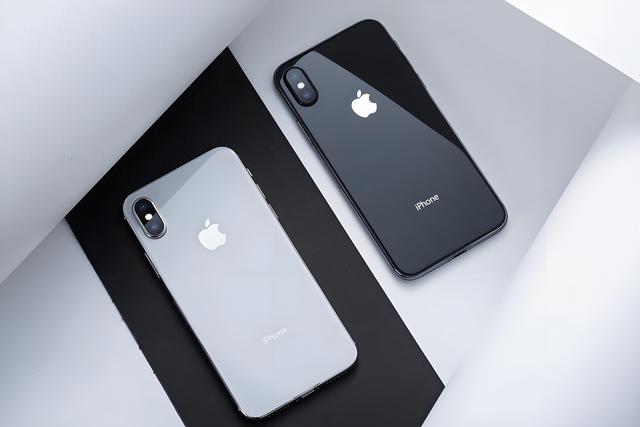 苹果x多大屏幕尺寸是多少（iPhone X十年革新）