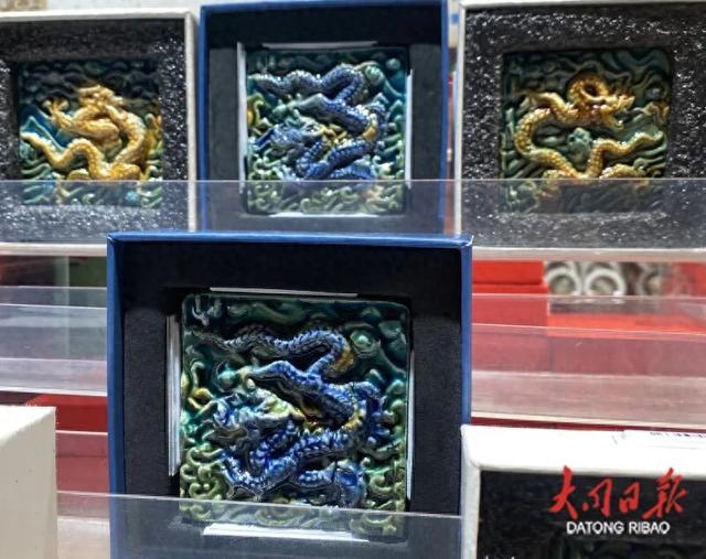 大同的九龙壁，被游客“打包带走”，奔赴四面八方