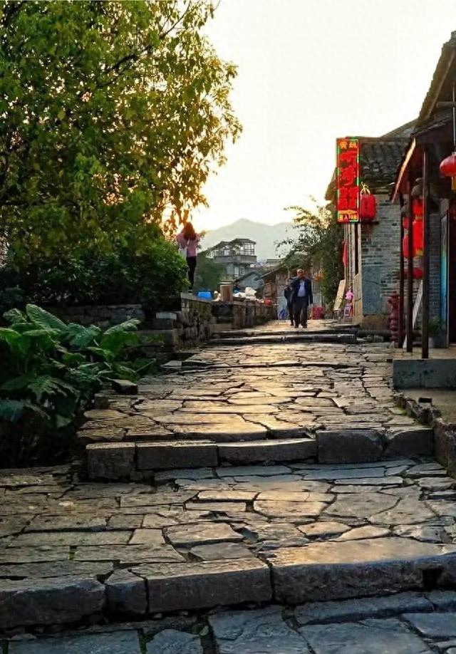 辽宁又一古城火了，有望超过台儿庄古城，去过的人都夸好