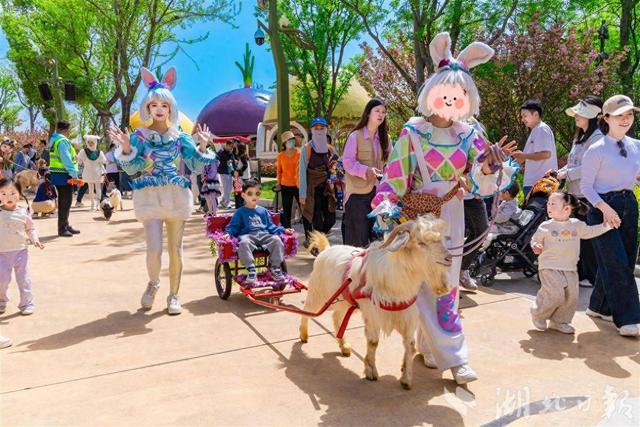 清明小长假襄阳奇幻谷人气火爆 主题互动与沉浸体验引客来