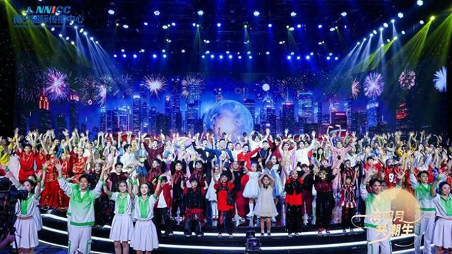“一湾明月共潮生”第五届跨国中秋晚会在南宁举行