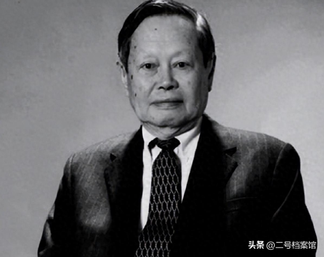 杨振宁家庭情况曝光，三个儿女无人继承衣钵，原配和翁帆终究不同