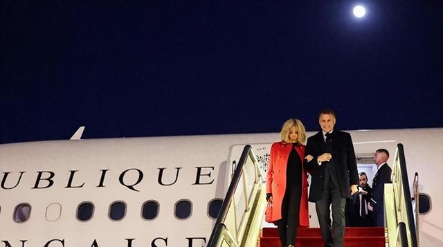 中法北京谈完	，马克龙启程下一站，临走通告全球，日本怕啥来啥