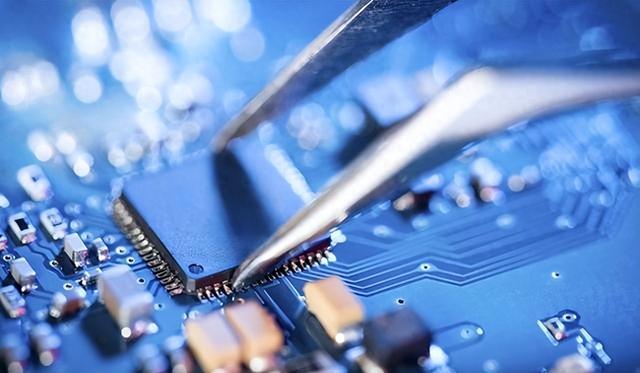 荷兰光刻机巨头幡然醒悟？要在无锡开工厂，中国或将打破芯片封锁