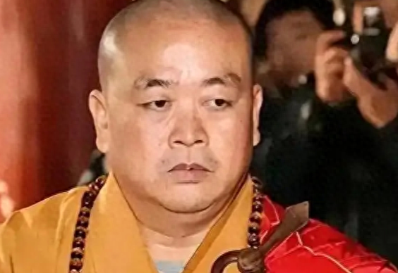 释永信被查后，令人担心的事就发生了！著名央视主持人受到牵连