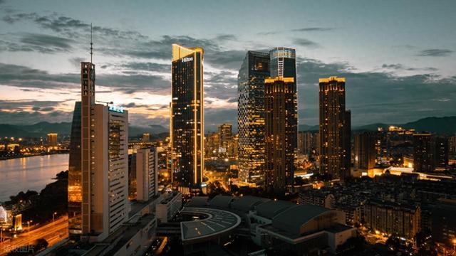 原来海边城市可以这么安静！福州：满城榕树下，藏着最真实的闽都