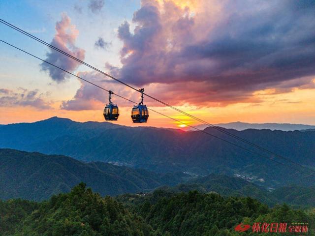 雪峰山索道：让游客像楚辞中描写的一样“飞游”