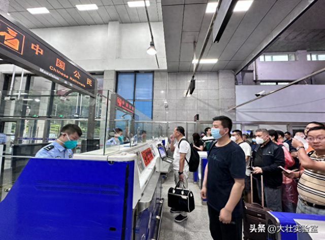 政策加持五一假期，边境口岸热闹，中俄跨境旅游持续走热