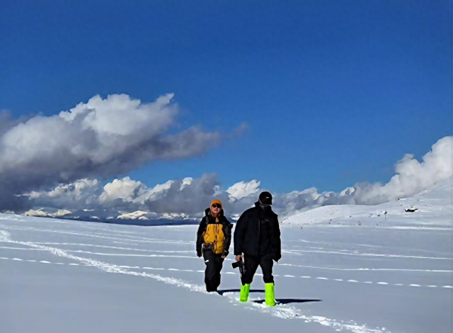 李现去西藏雪山徒步了