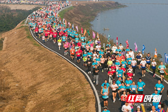 不止露营，更是“蟹”礼！全国露营大会点亮大通湖