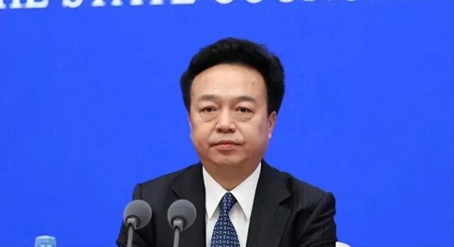 经中共中央批准，对杨小伟、刘宽忍、李春良进行了立案调查