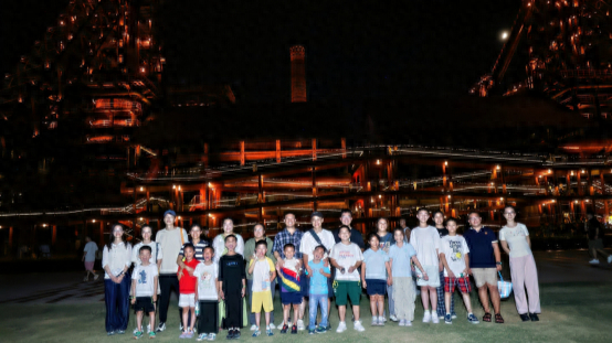 “晚风拂过高炉，书香对话钢火”杭州夏夜研学解锁“钢铁是怎样炼成的”