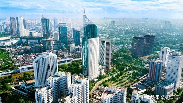 印尼国内狂砸 16 万亿！老百姓工资补贴三个月，真是良心政府