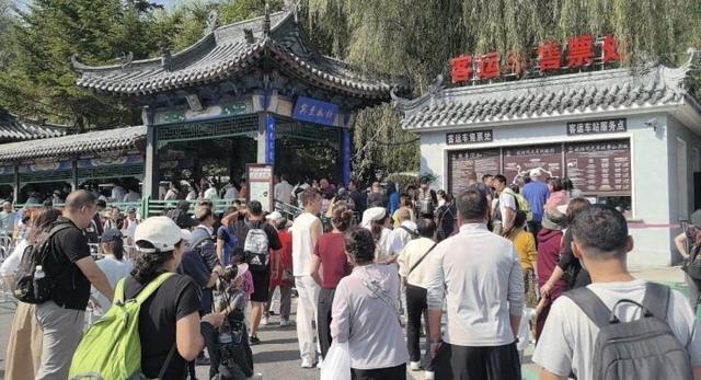 双节同庆山水醉 千景全域客盈门