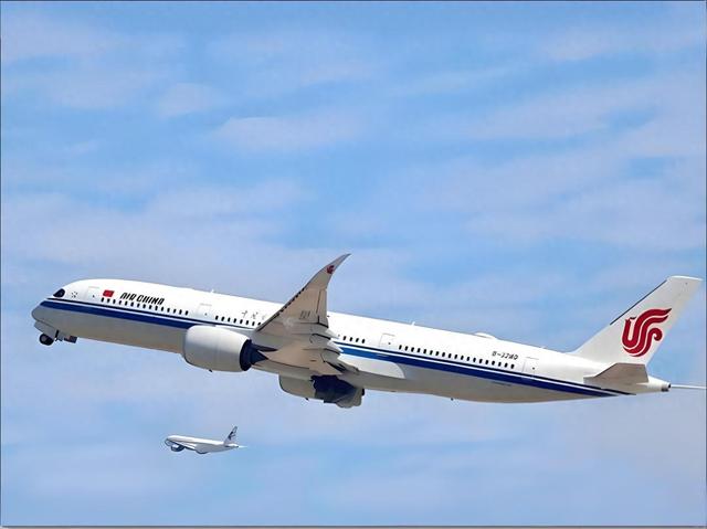 46条航线航班全部取消，日本民意出现重大逆转，高市被架在火上烤